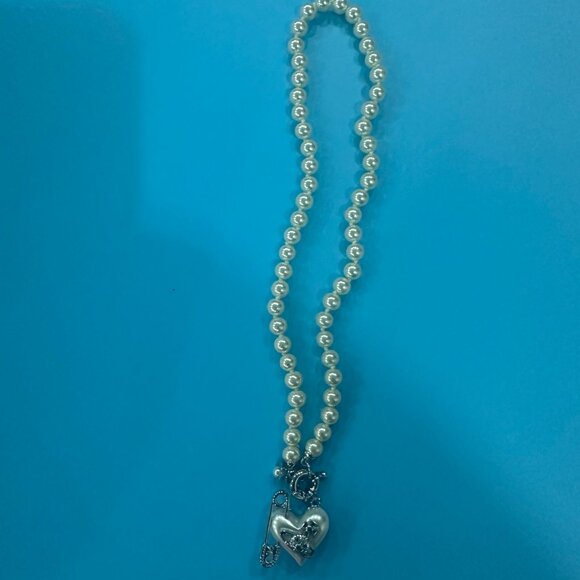 New Vivienne Westwood White Pearl Necklace - Picture 7 of 9